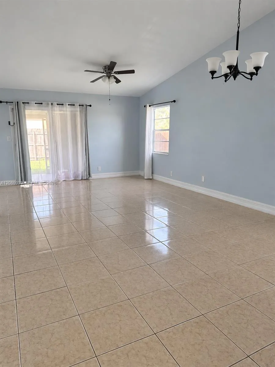 401 NW 43rd St Deerfield Beach, FL 33064