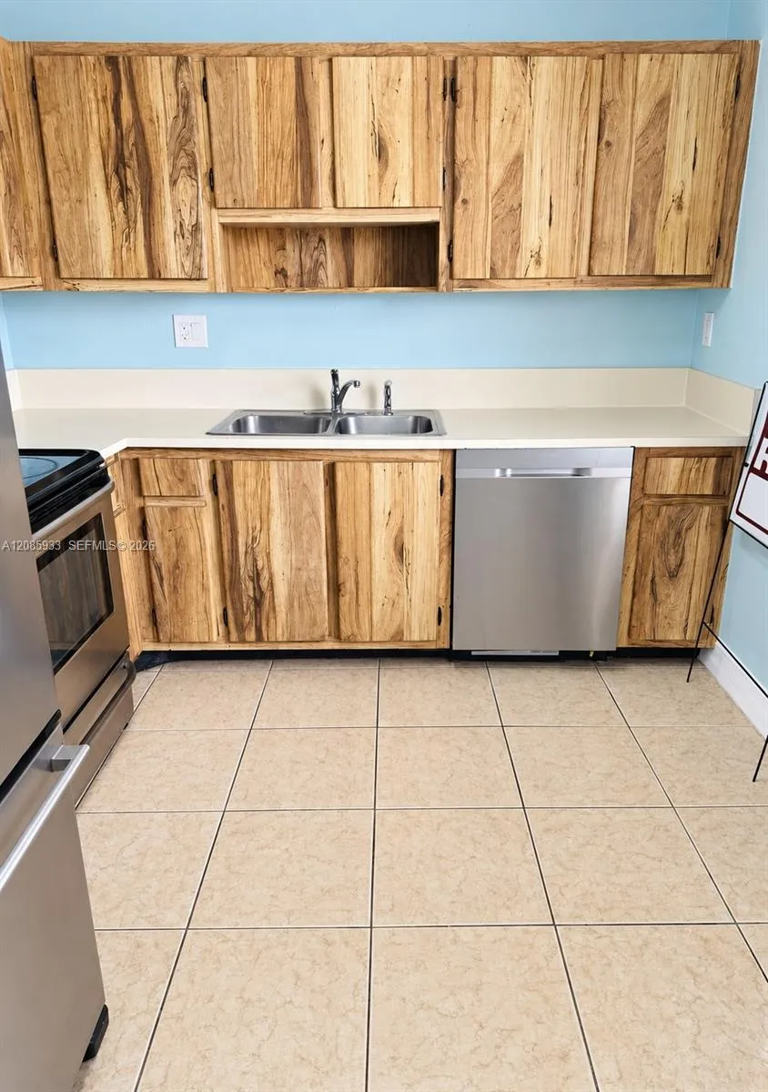 401 NW 43rd St Deerfield Beach, FL 33064