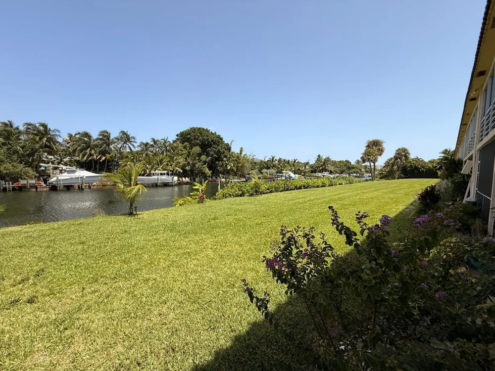 342 Southwind Drive #101 North Palm Beach, FL 33408