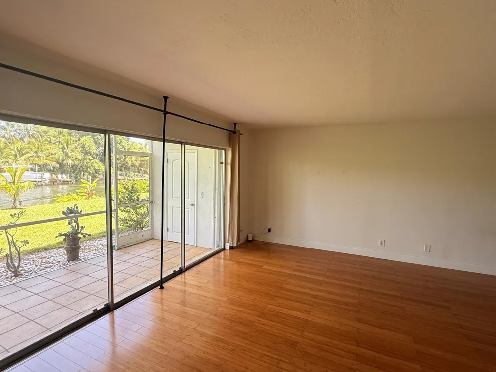 342 Southwind Drive #101 North Palm Beach, FL 33408