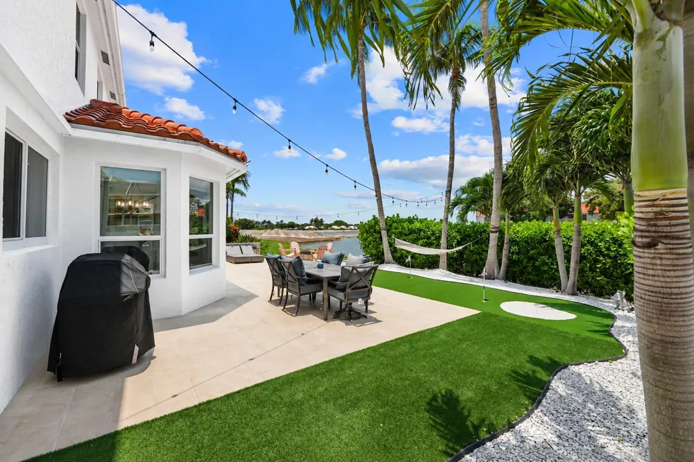 1237 Avondale Lane West Palm Beach, FL 33409