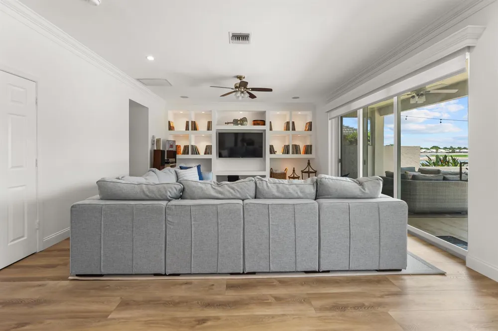 1237 Avondale Lane West Palm Beach, FL 33409