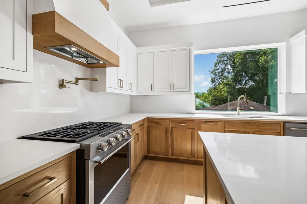 3402 Market Street Houston, TX 77020