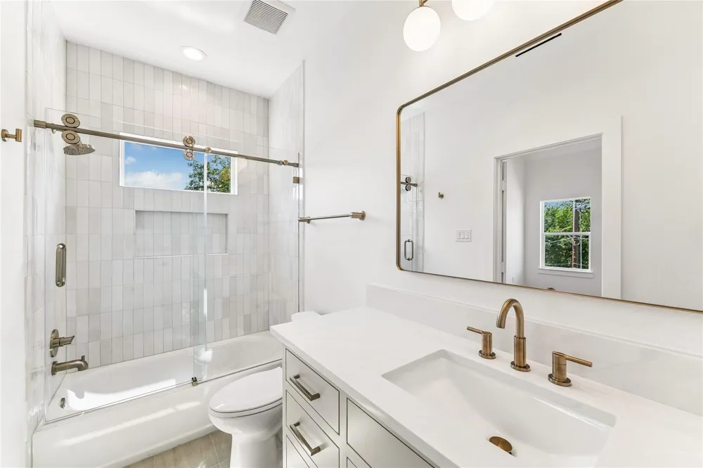 3402 Market Street Houston, TX 77020