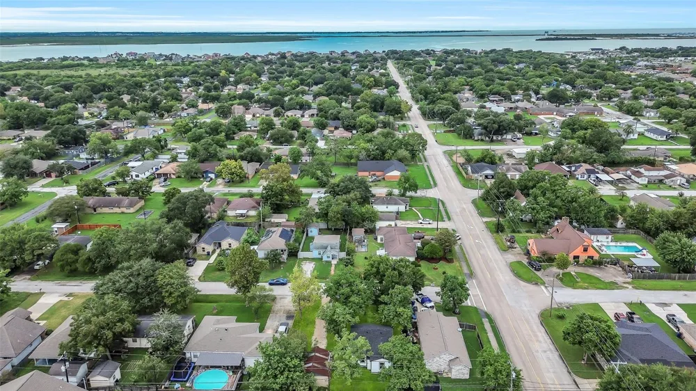 2505 29th Avenue Texas City, TX 77590