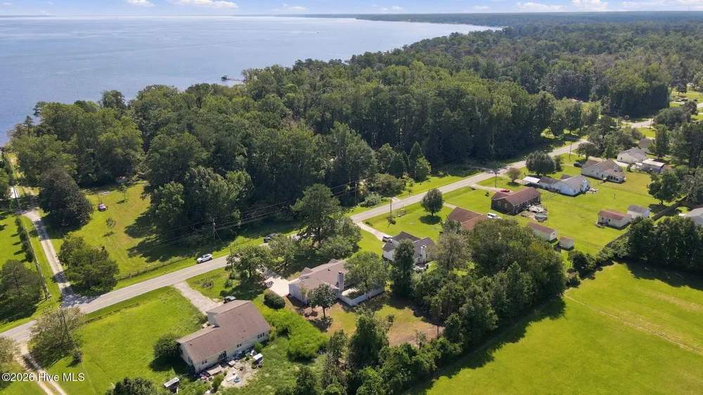 4511 Rivershore Drive New Bern, NC 28560