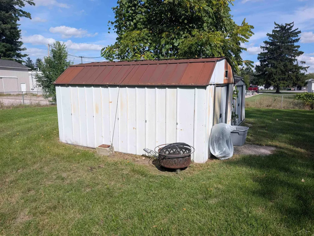 1570 Schust Road Carrollton Township, MI 48604