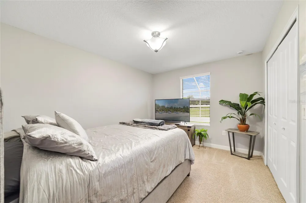 1456 MICKELSON COURT Davenport, FL 33896