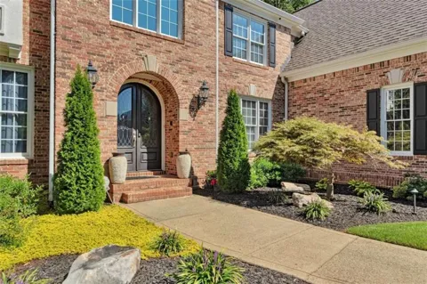 1421 Castlebrooke Way