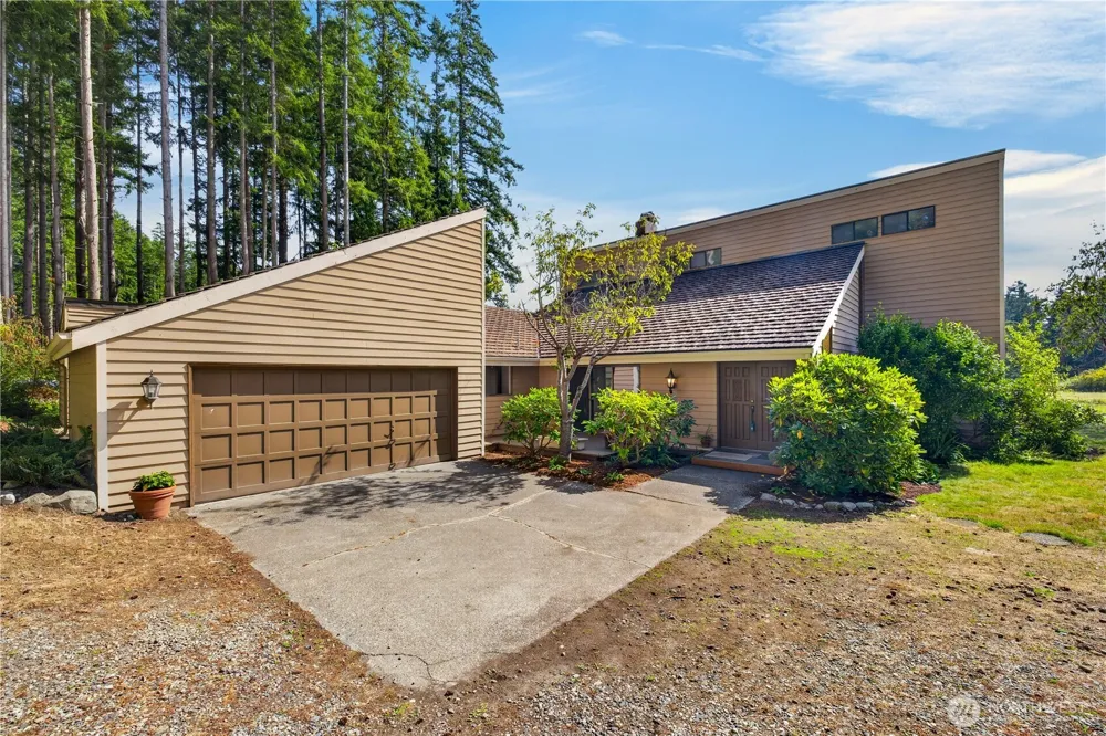 1950 Stick Point Lane Oak Harbor, WA 98277