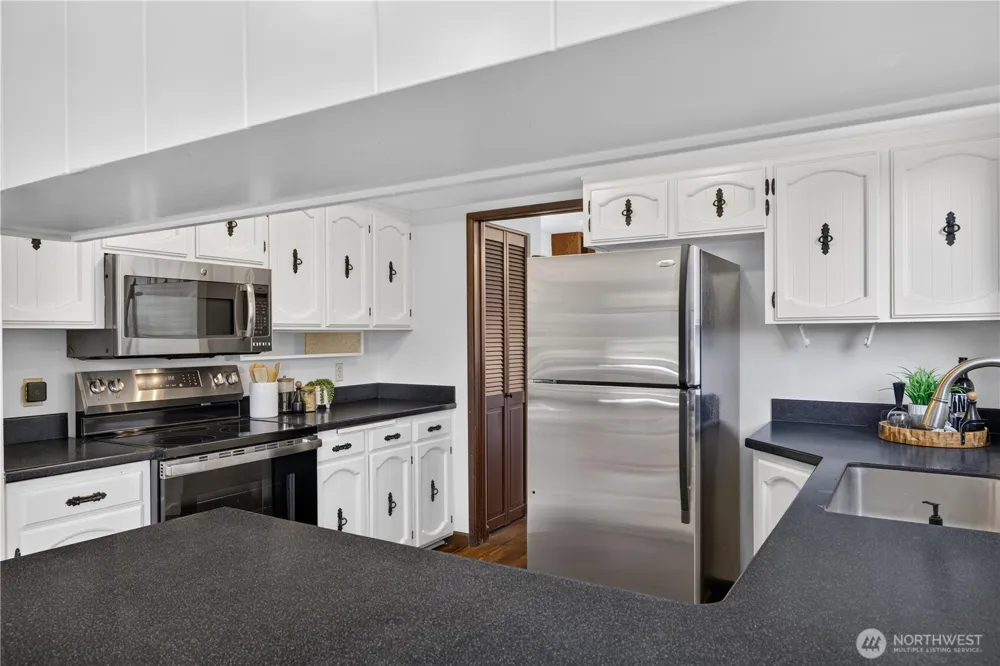 1950 Stick Point Lane Oak Harbor, WA 98277