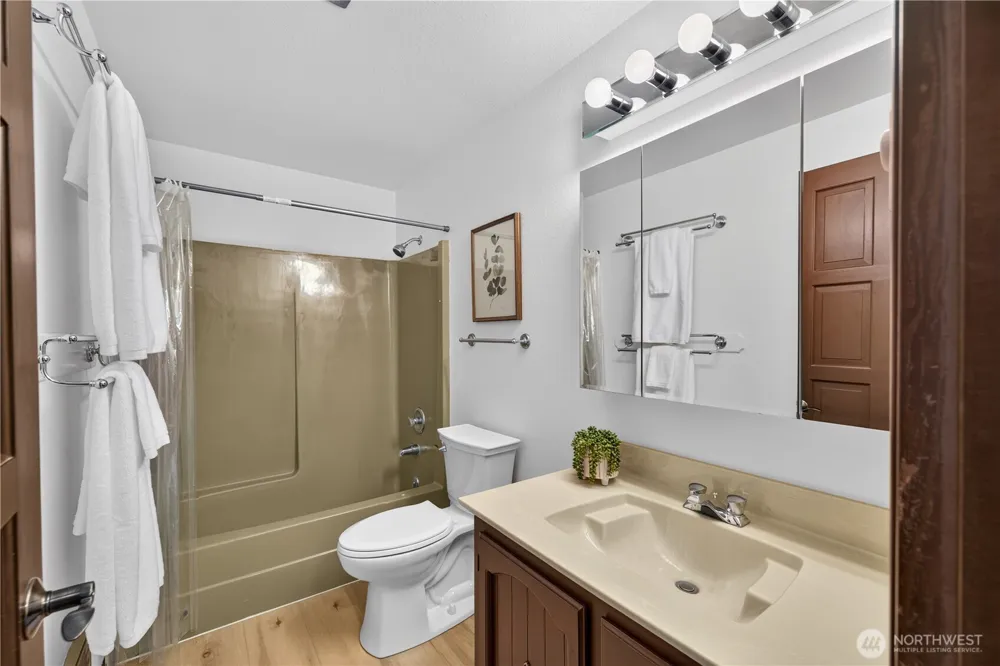 1950 Stick Point Lane Oak Harbor, WA 98277