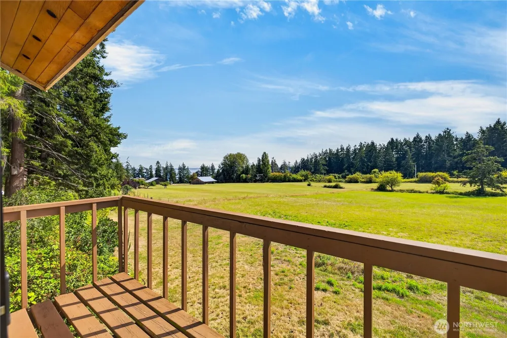 1950 Stick Point Lane Oak Harbor, WA 98277