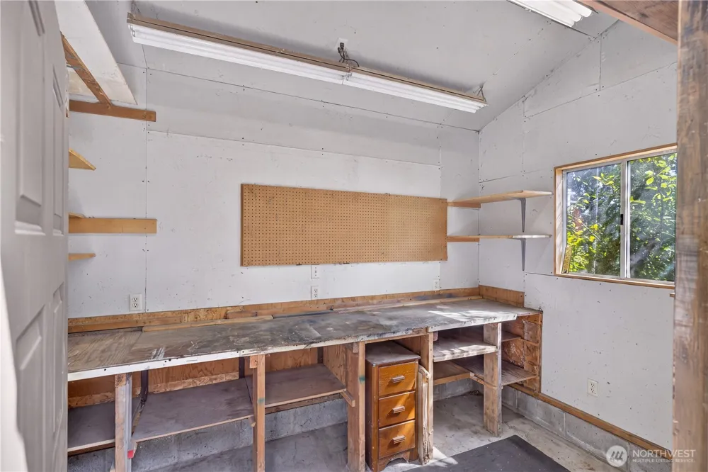 1950 Stick Point Lane Oak Harbor, WA 98277