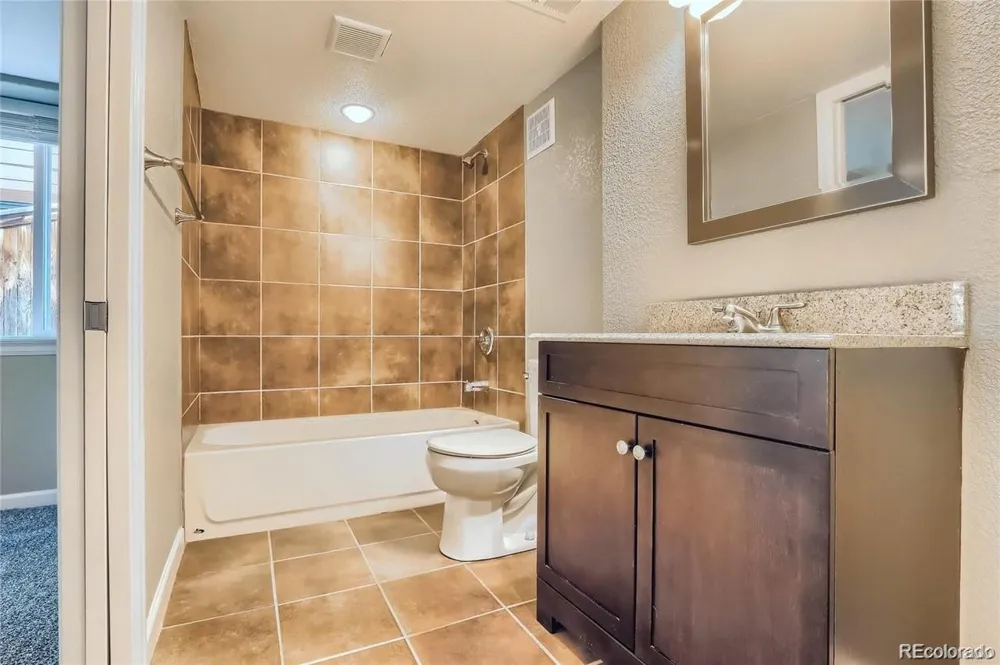 5289 Windflower Lane Highlands Ranch, CO 80130