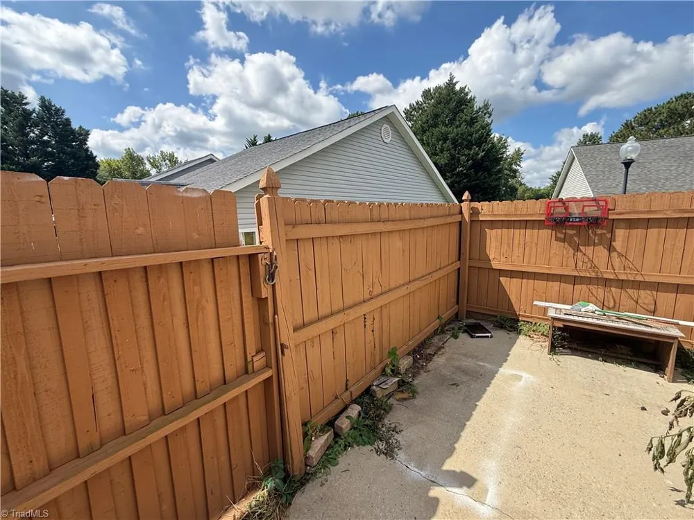 7 Portside Court Greensboro, NC 27406
