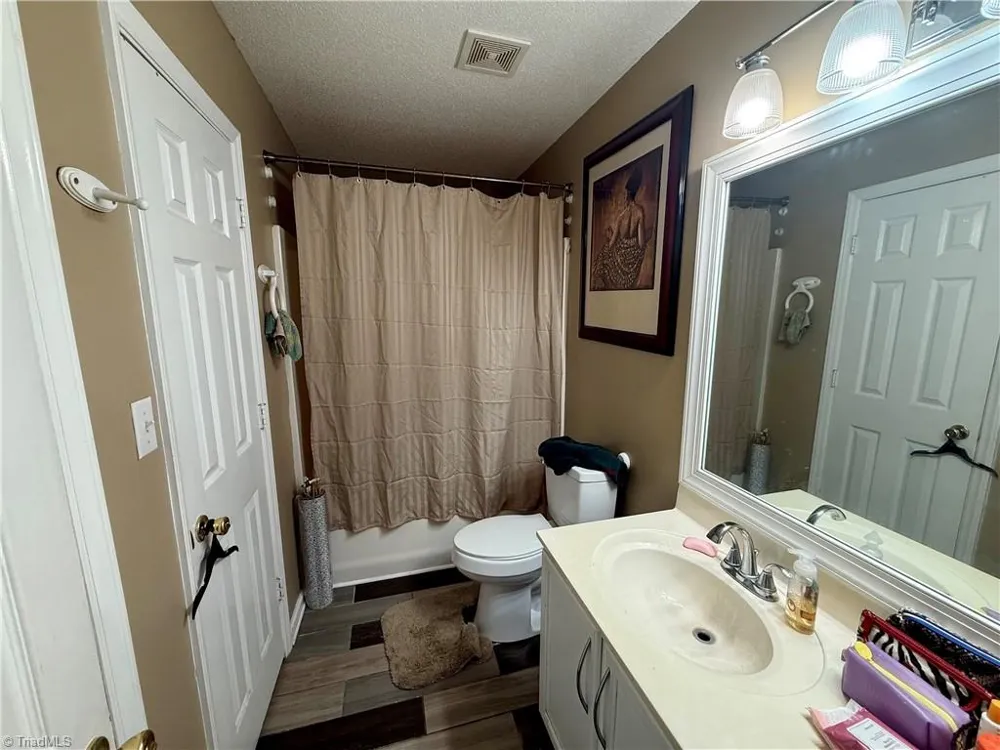 7 Portside Court Greensboro, NC 27406