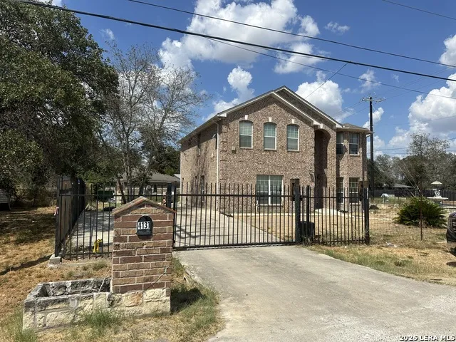 4131 WATERWOOD PASS DR Elmendorf, TX 78112