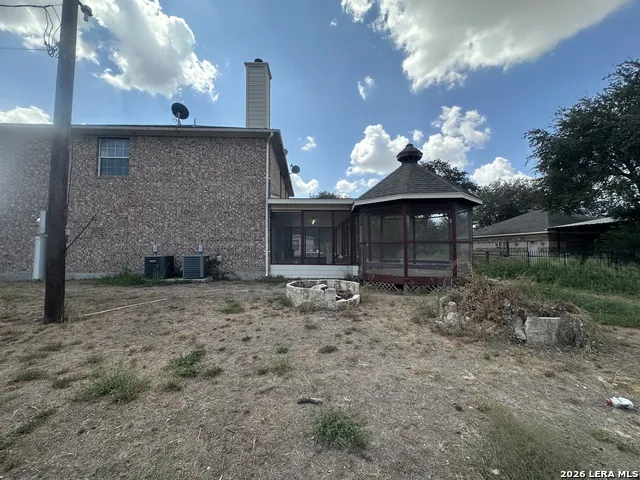 4131 WATERWOOD PASS DR Elmendorf, TX 78112