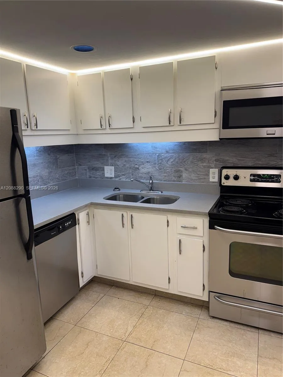 25 Deer Creek Rd #C102 Deerfield Beach, FL 33442