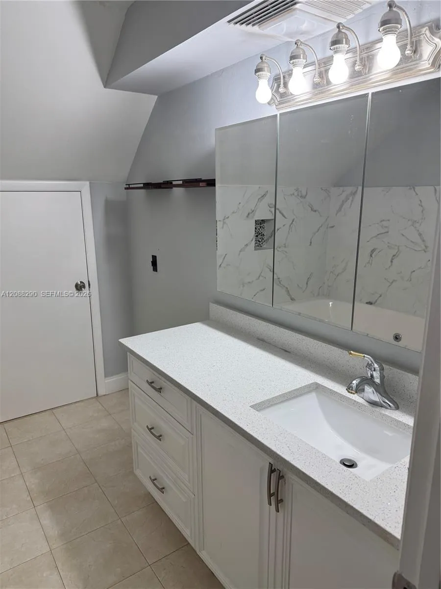 25 Deer Creek Rd #C102 Deerfield Beach, FL 33442