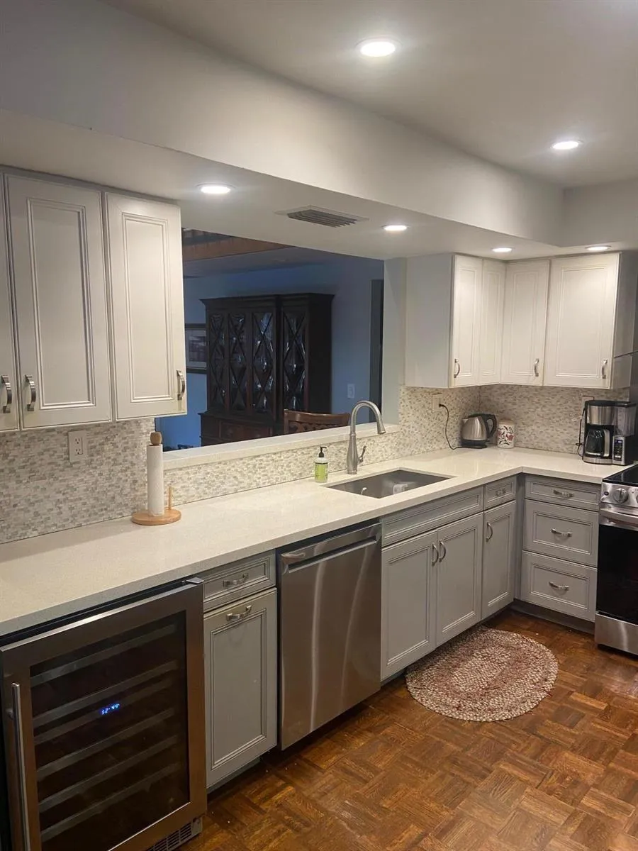 6995 SW 67TH AVENUE South Miami, FL 33143