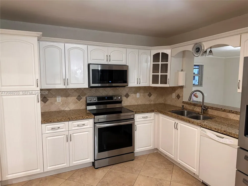 7050 SW 5th Ct #0 Pembroke Pines, FL 33023