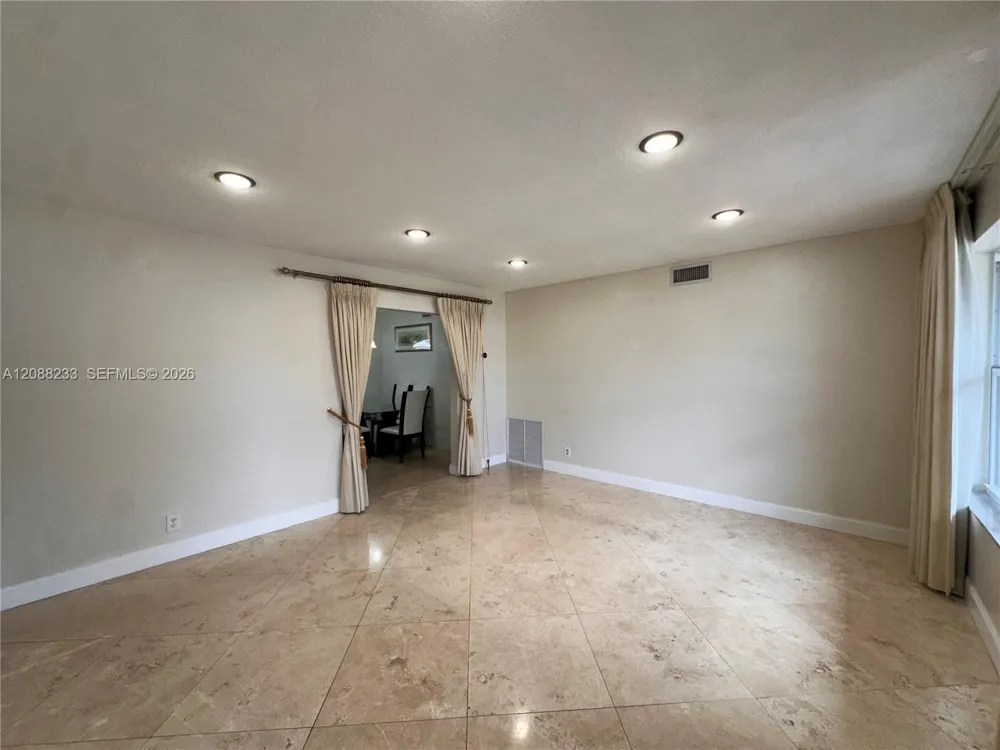7050 SW 5th Ct #0 Pembroke Pines, FL 33023
