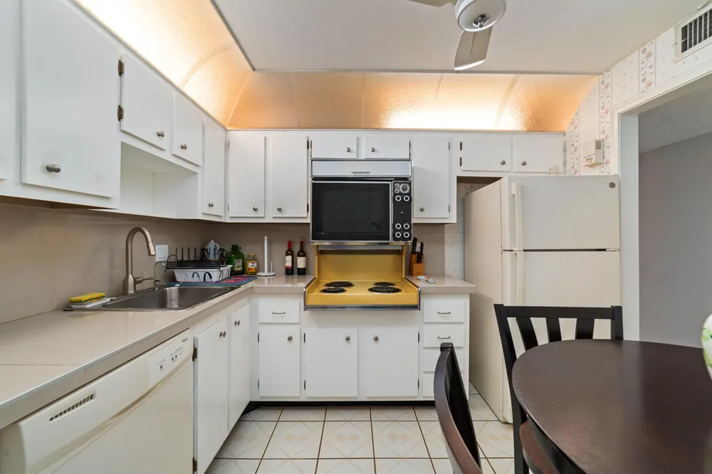 22615 SW 66TH AVENUE #307 Boca Raton, FL 33428