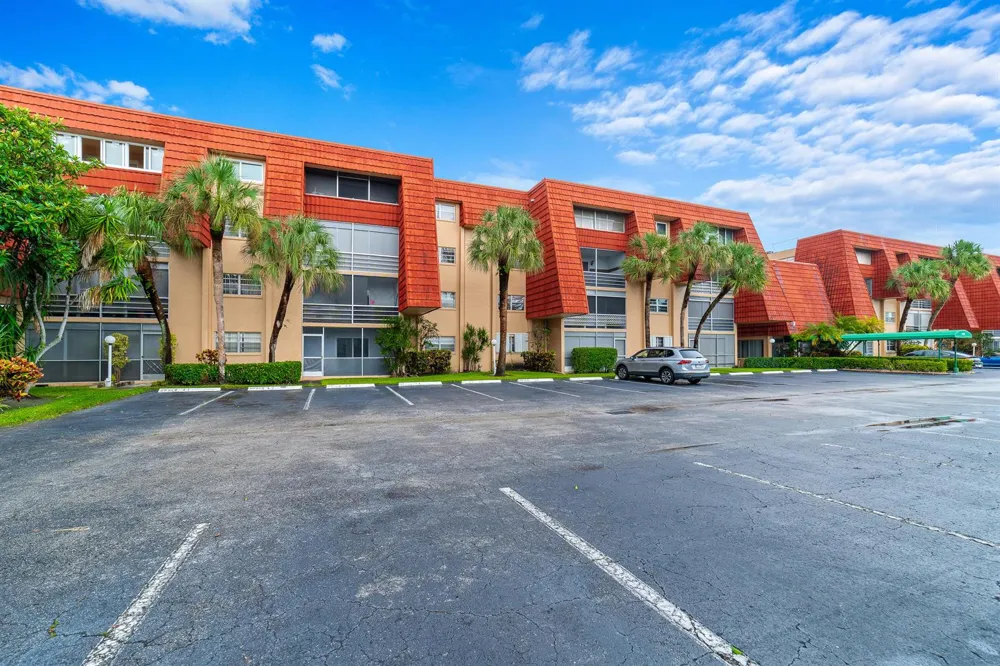 22615 SW 66TH AVENUE #307 Boca Raton, FL 33428