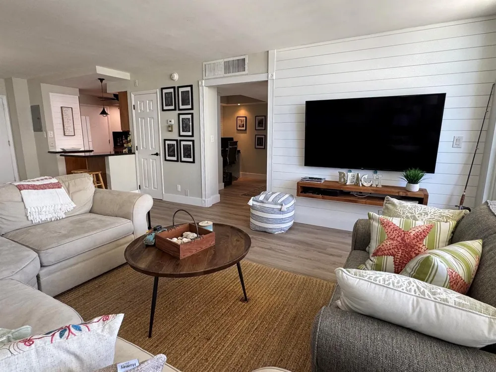 305 POMPANO BEACH BOULEVARD #707 Pompano Beach, FL 33062