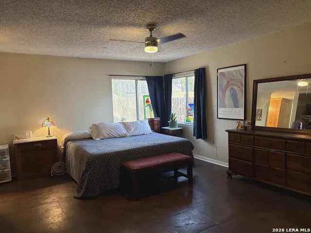 5803 MISTY GLN San Antonio, TX 78247