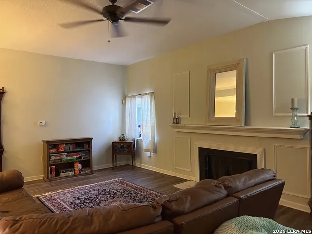 5803 MISTY GLN San Antonio, TX 78247