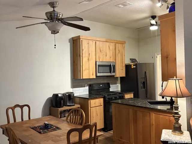5803 MISTY GLN San Antonio, TX 78247