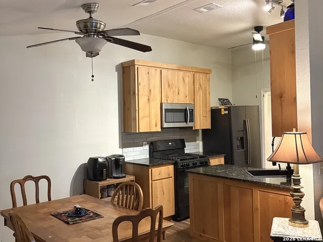 5803 MISTY GLN San Antonio, TX 78247