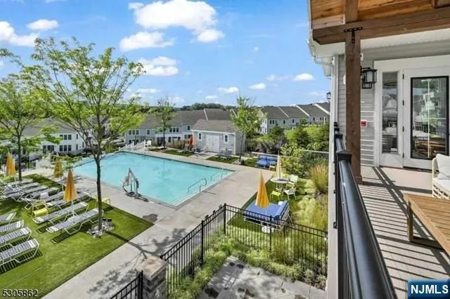 81 Sequoia Drive Cedar Grove, NJ 07009