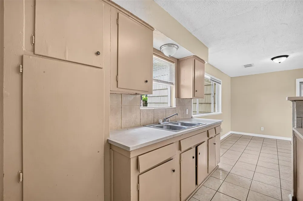1307 Camden Road Pasadena, TX 77502