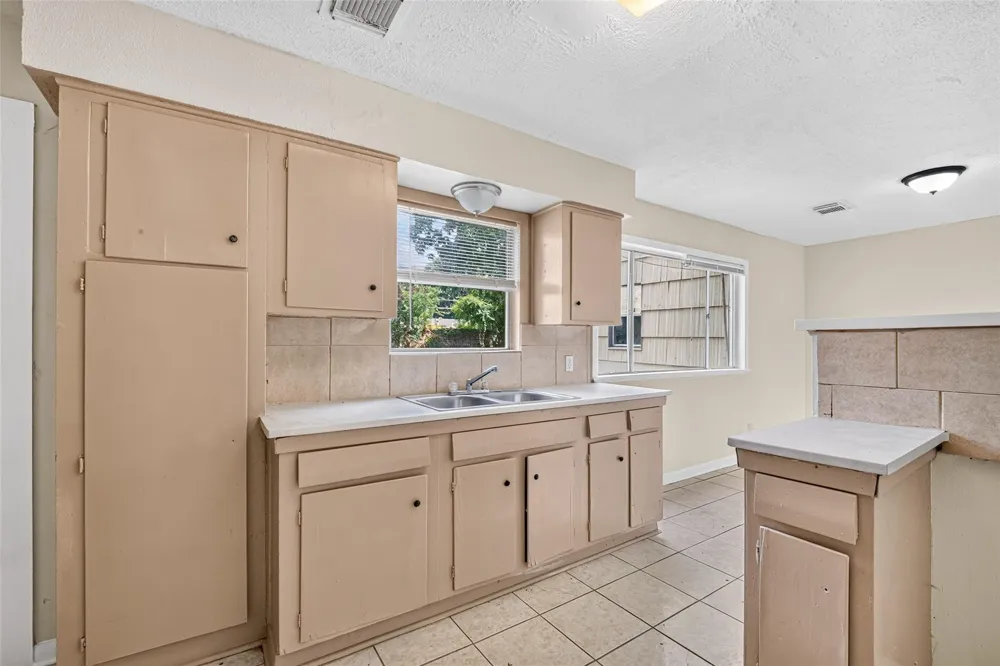 1307 Camden Road Pasadena, TX 77502