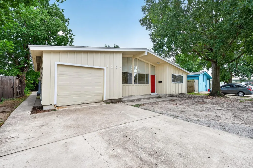 1307 Camden Road Pasadena, TX 77502
