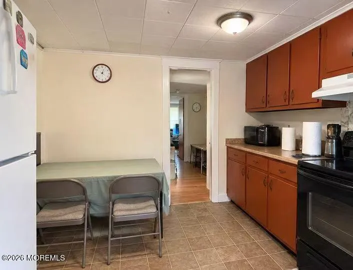 26 Hamilton Road Englishtown, NJ 07726