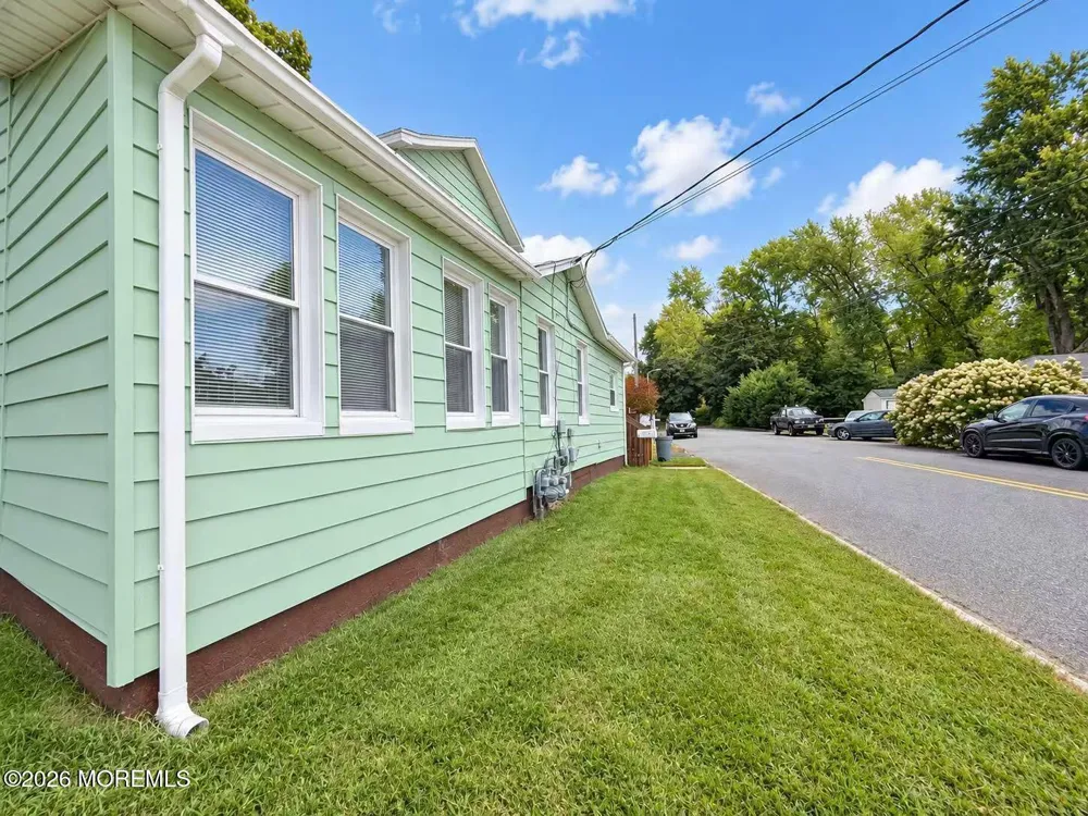 26 Hamilton Road Englishtown, NJ 07726
