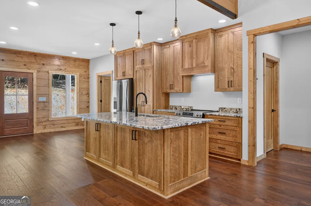 200 W Goldmine RD Ellijay, GA 30536