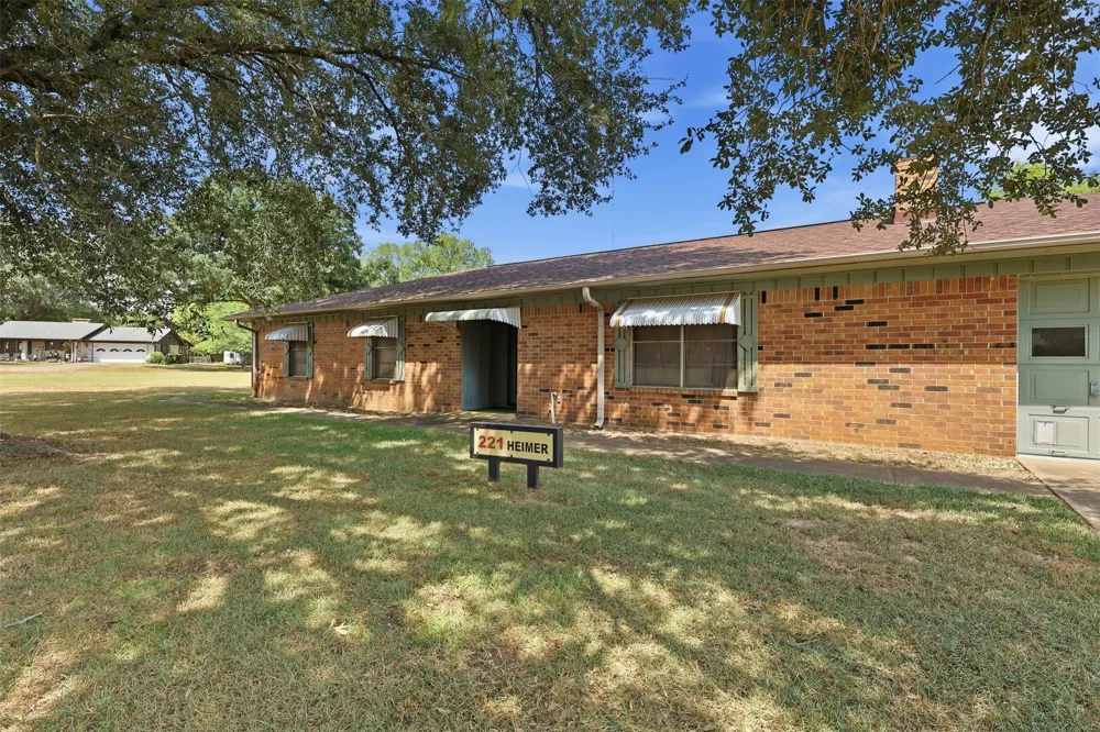 221 County Road 3220 Mt Pleasant, TX 75455