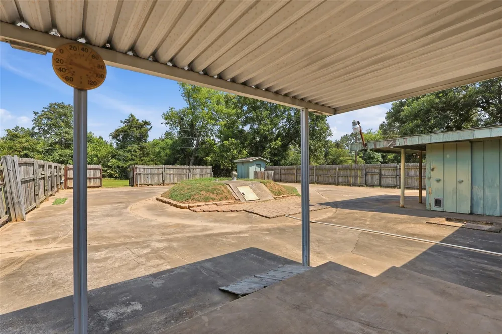 221 County Road 3220 Mt Pleasant, TX 75455