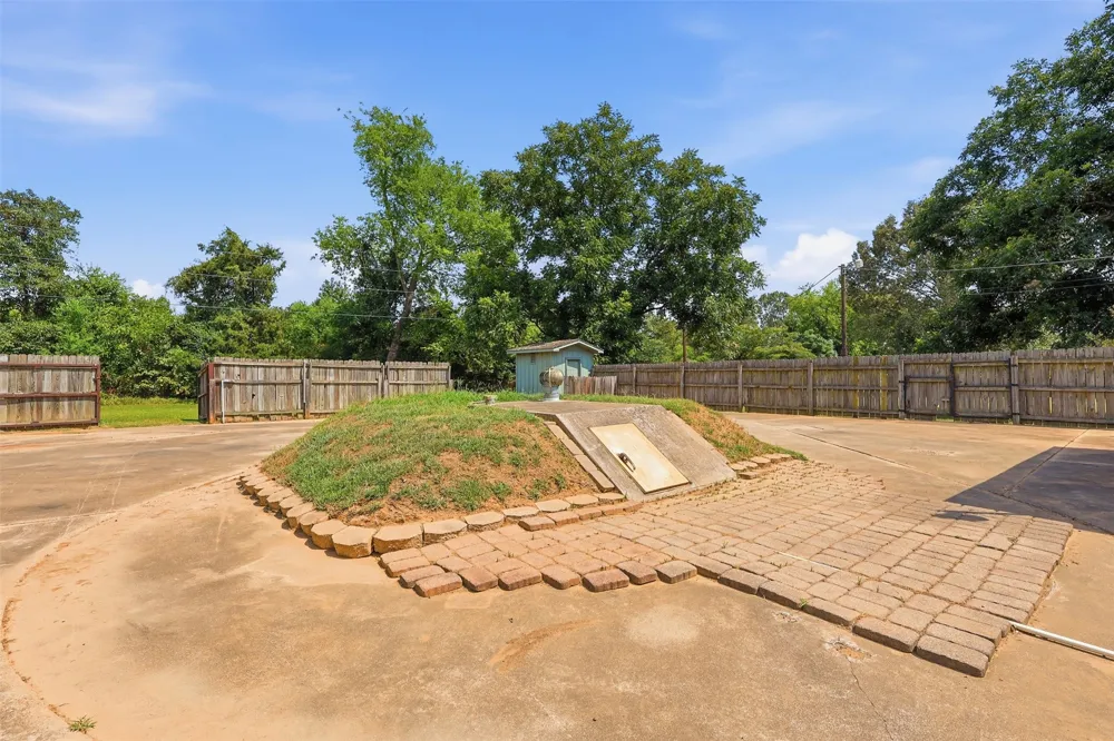 221 County Road 3220 Mt Pleasant, TX 75455