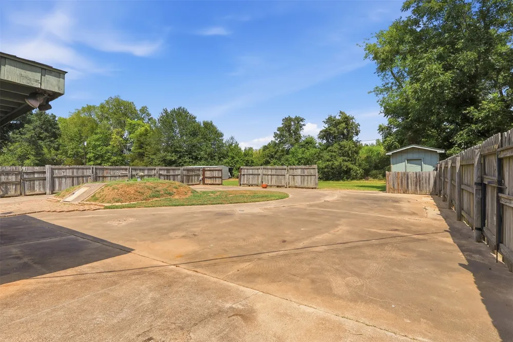 221 County Road 3220 Mt Pleasant, TX 75455