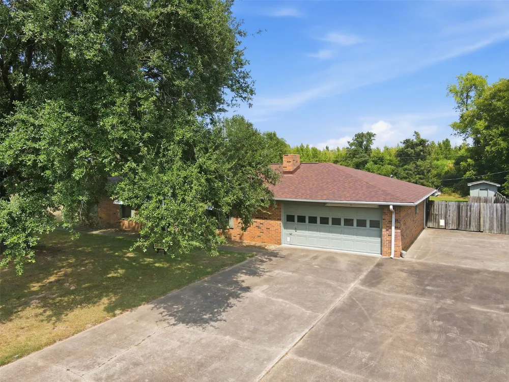 221 County Road 3220 Mt Pleasant, TX 75455