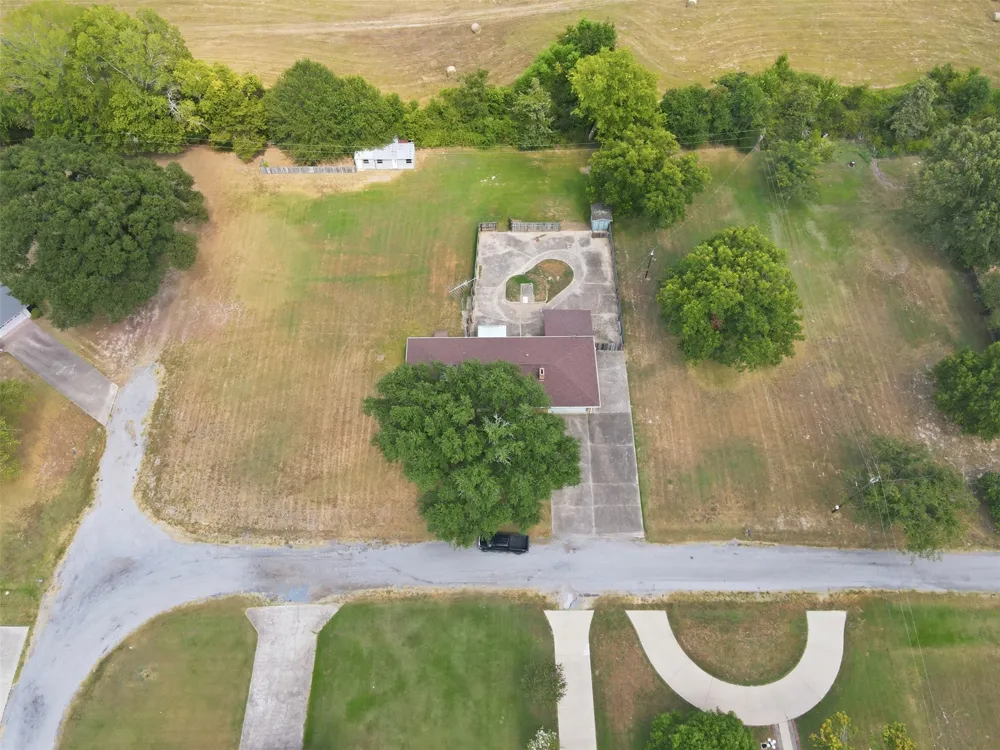 221 County Road 3220 Mt Pleasant, TX 75455
