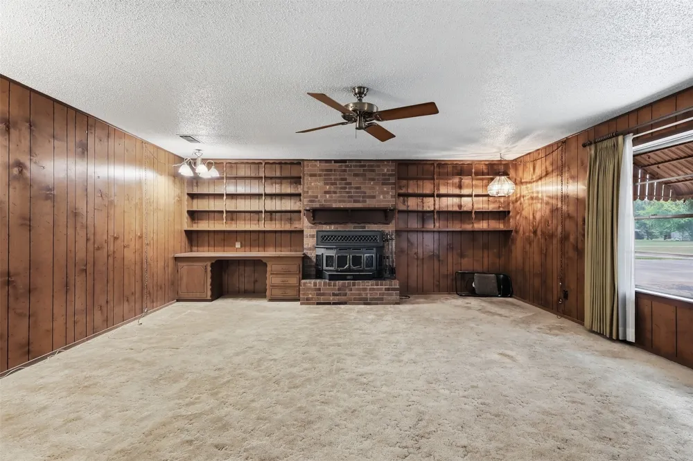 221 County Road 3220 Mt Pleasant, TX 75455