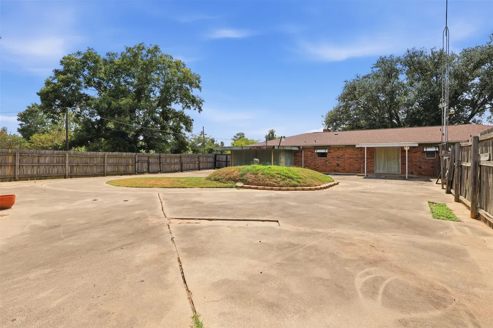 221 County Road 3220 Mt Pleasant, TX 75455